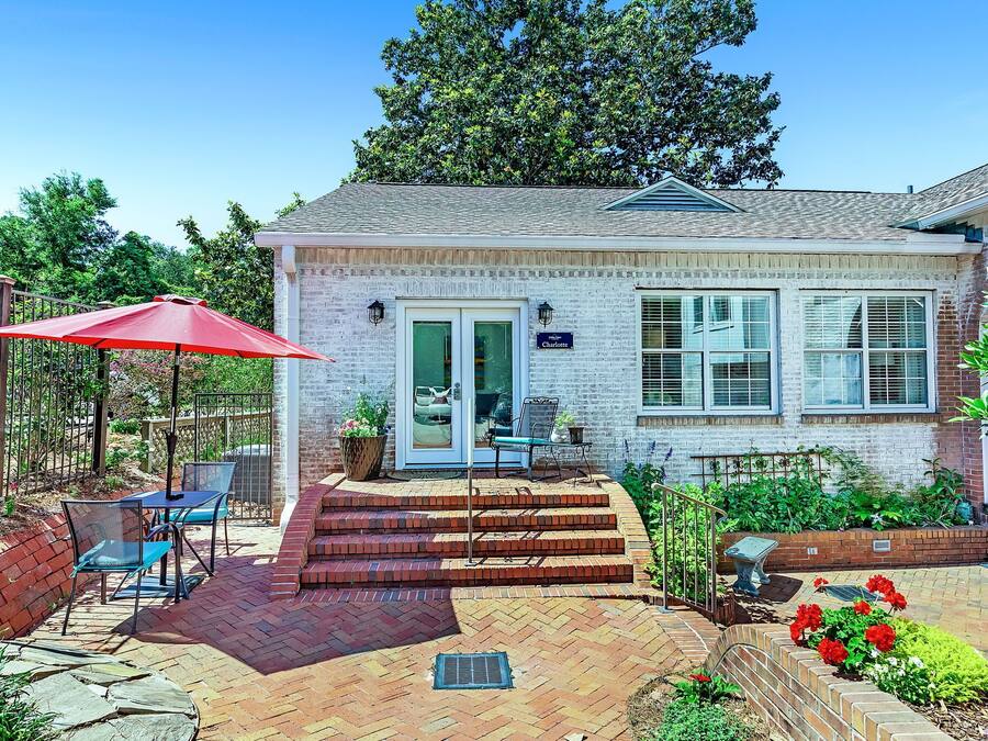 Charlotte Luxury Suite, 1 King Bed with Sofa bed, Non Smoking, Pets Allowed | Terrace/patio