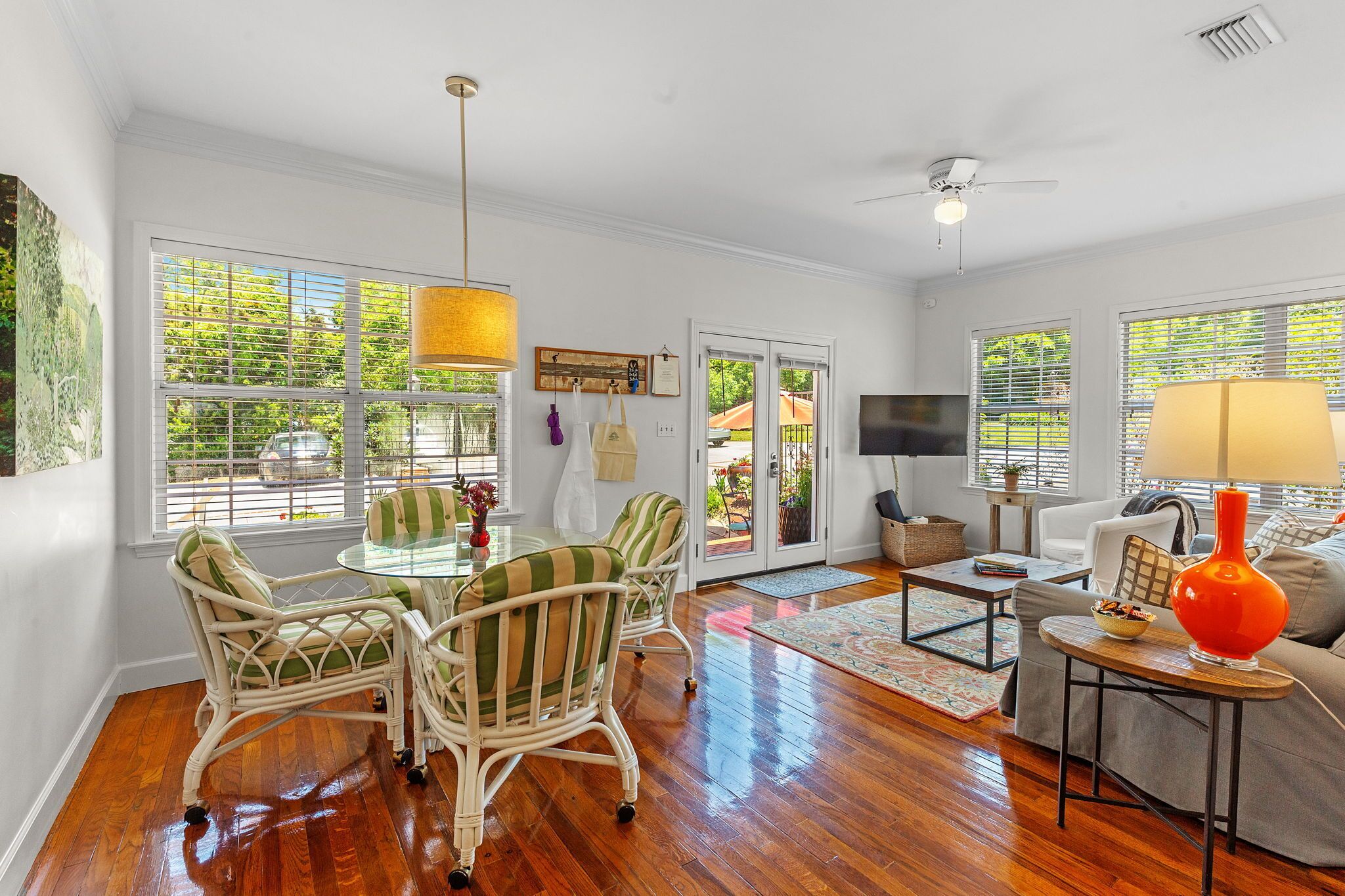 Luxury Suite, 1 King Bed with Sofa bed, Non Smoking, Pets Allowed | Living area | Toys, books