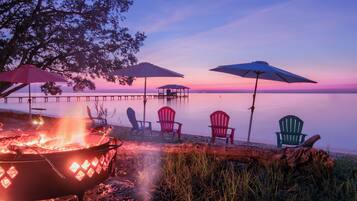 Private beach, sun loungers, beach umbrellas, beach towels