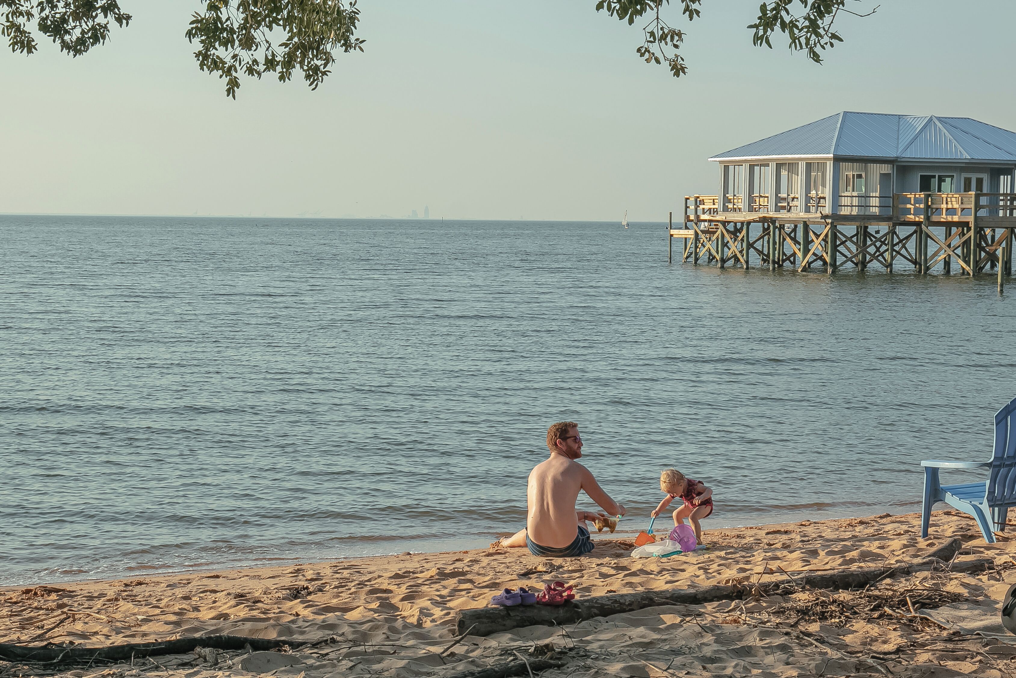 Playa privada, tumbonas, sombrillas y toallas de playa