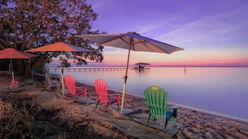 Private beach, sun loungers, beach umbrellas, beach towels
