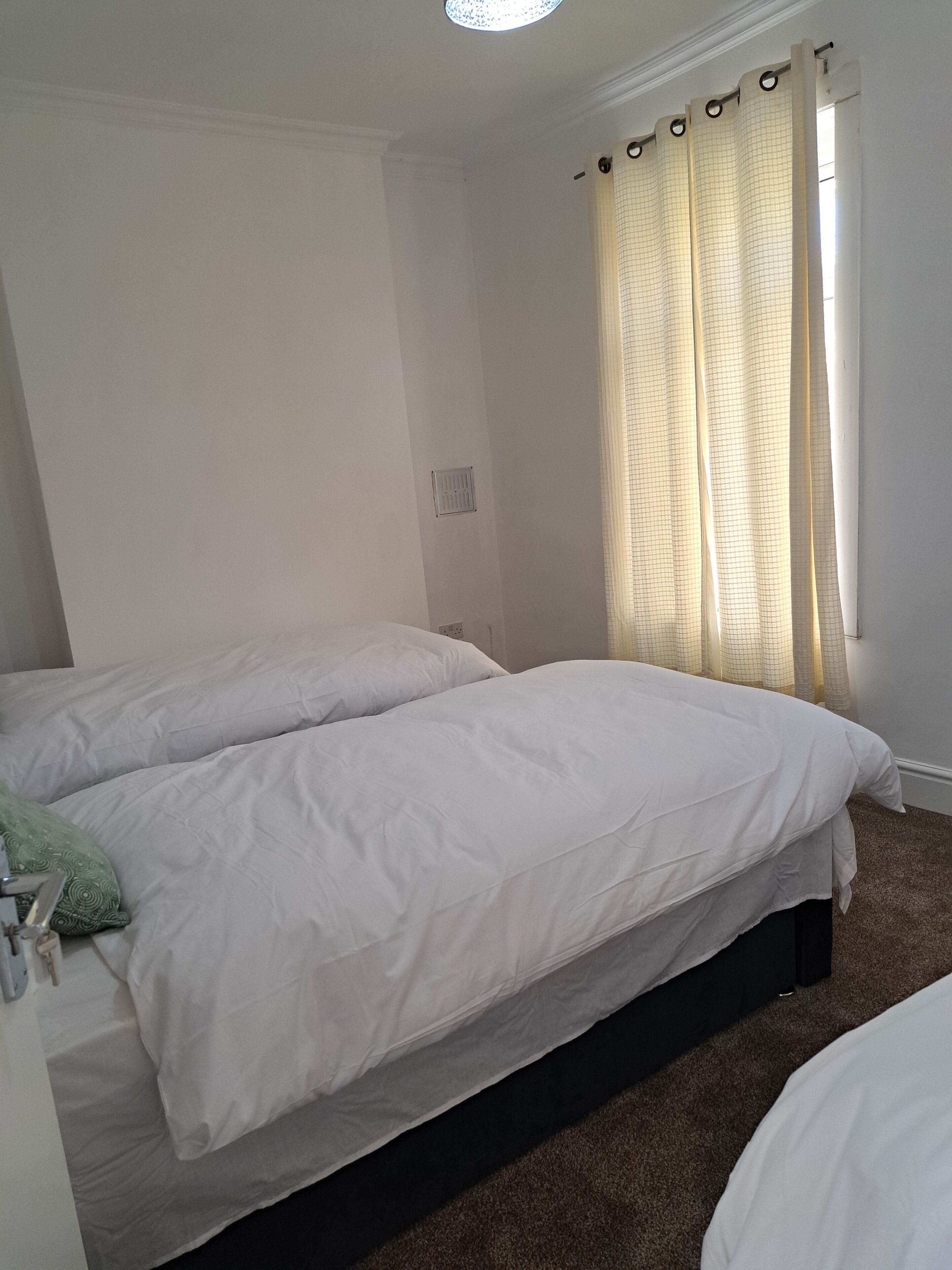 1 bedroom, bed sheets