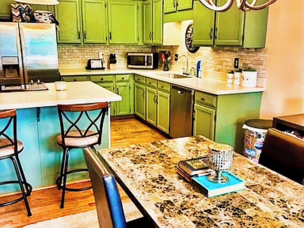 Fridge, microwave, oven, dishwasher