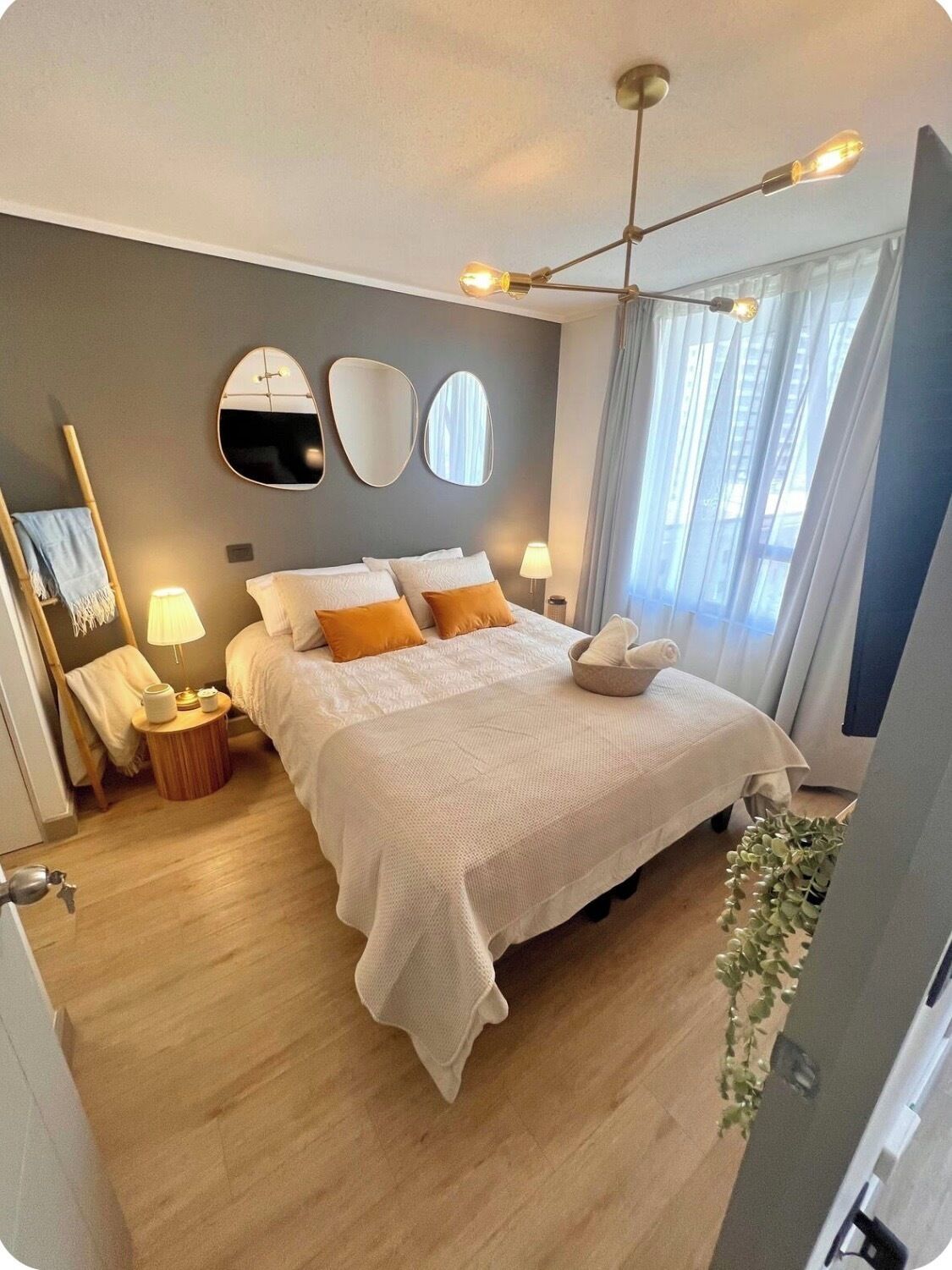 1 habitación, tabla de planchar con plancha, wifi y ropa de cama 