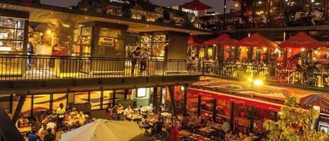 屋外ダイニングエリア