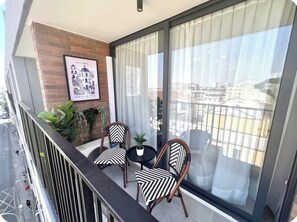 Property grounds - 803. Attractive apartment. Close to Metro, Wifi, Fully equipped, Santiago.  (Compañía de Jesús)