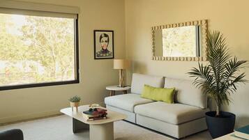 Egyptian cotton sheets, premium bedding, pillowtop beds, in-room safe