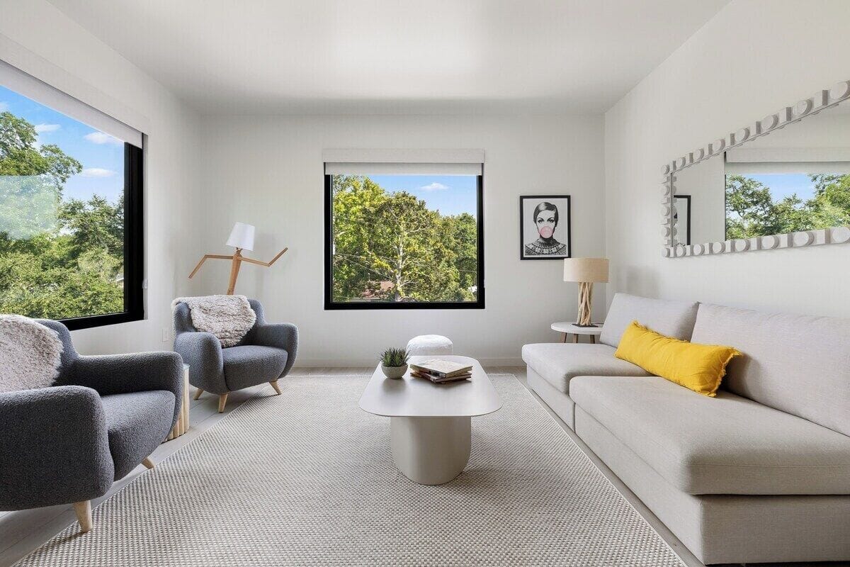 Deluxe King Suite | Área de estar | Smart TV 50 polegadas com canais digitais, Hulu, livros