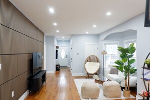 Interior - Luxury Retreat - 7 min walk to subway - Minutes to Downtown (Boston)