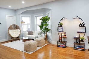Interior - Luxury Retreat - 7 min walk to subway - Minutes to Downtown (Boston)