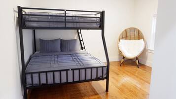 3 bedrooms, iron/ironing board, free WiFi, bed sheets