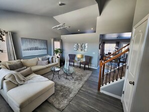Smart TV - Modern Family Getaway with Mountain Views (Colorado Springs)