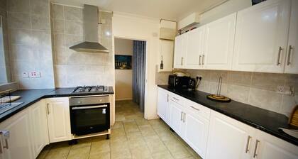 Modern-privategarden-family-20mintoldn