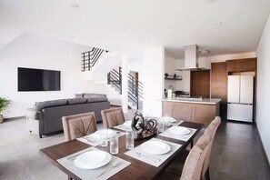 Interior - Modern House with Jacuzzi & Grill 3BR (Ensenada)