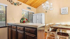 Interior - Peaceful Mountain Cabin w/ Decks & Private Beach Access Pine Haven by Avantstay (Lake Arrowhead)