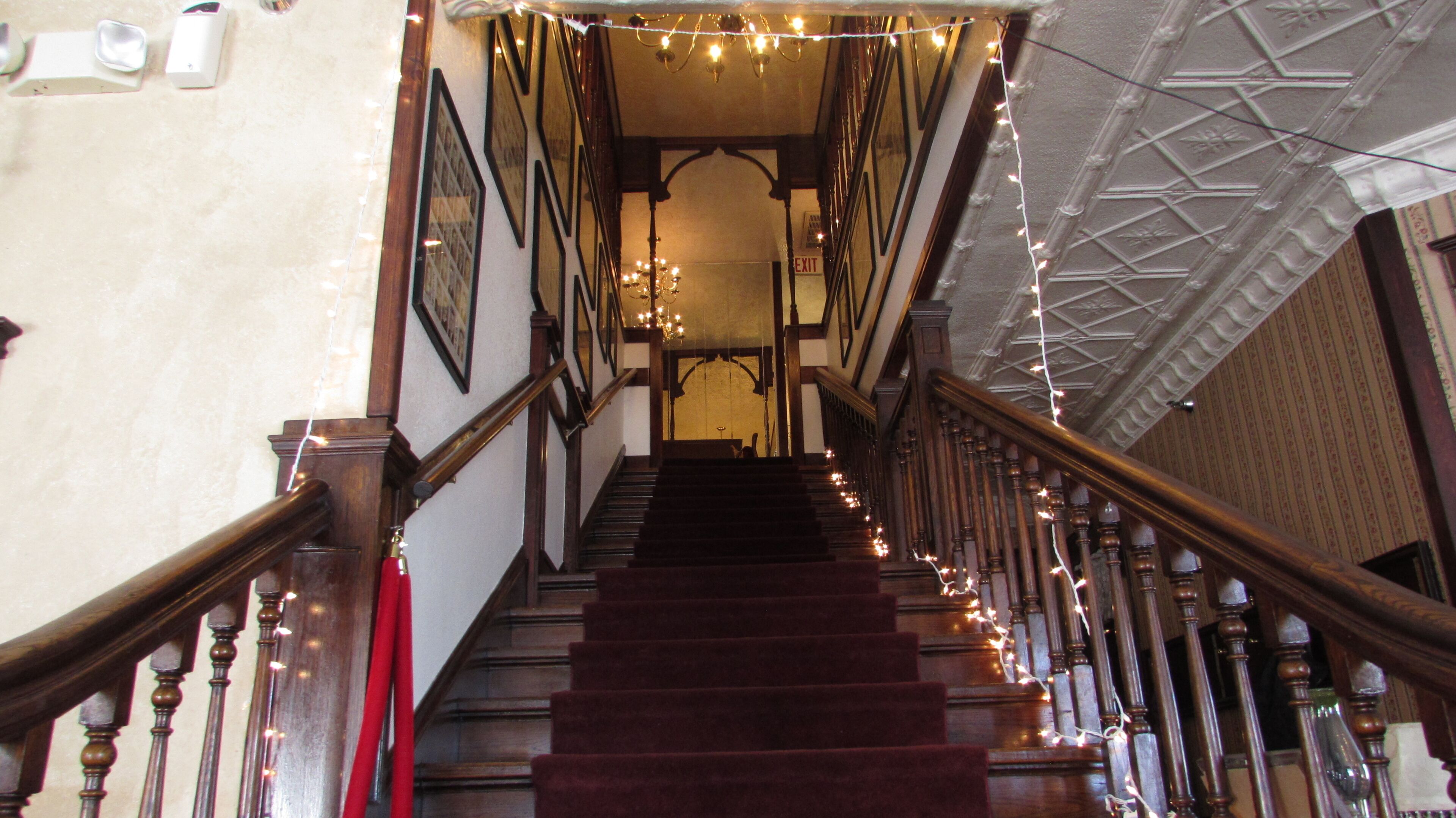 المنشأة من الداخل