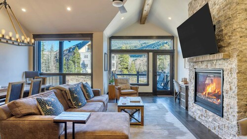 Fireplace, Game Room & Mountain Views Near Golf & Dining Keystone River Run by Avantstay