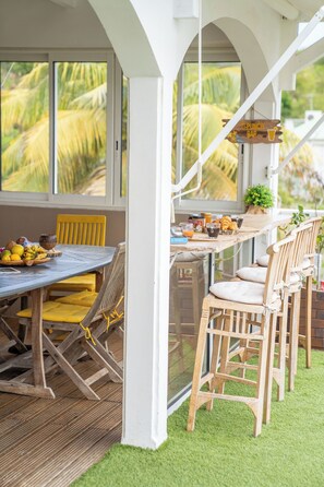 Family House, Pool View | Teres/patio