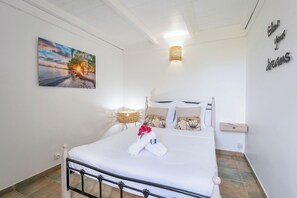 Family House, Pool View | Dihias secara berasingan, dilengkapkan perabot secara berasingan 