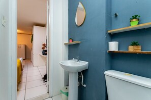 Apartamento básico | Banheiro