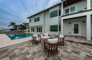 Pool - Tropical Island beach Home with pool (Indian Rocks Beach)