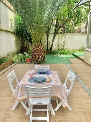 Outdoor dining - Luxury Vatican Home - Private Garden (Roma)
