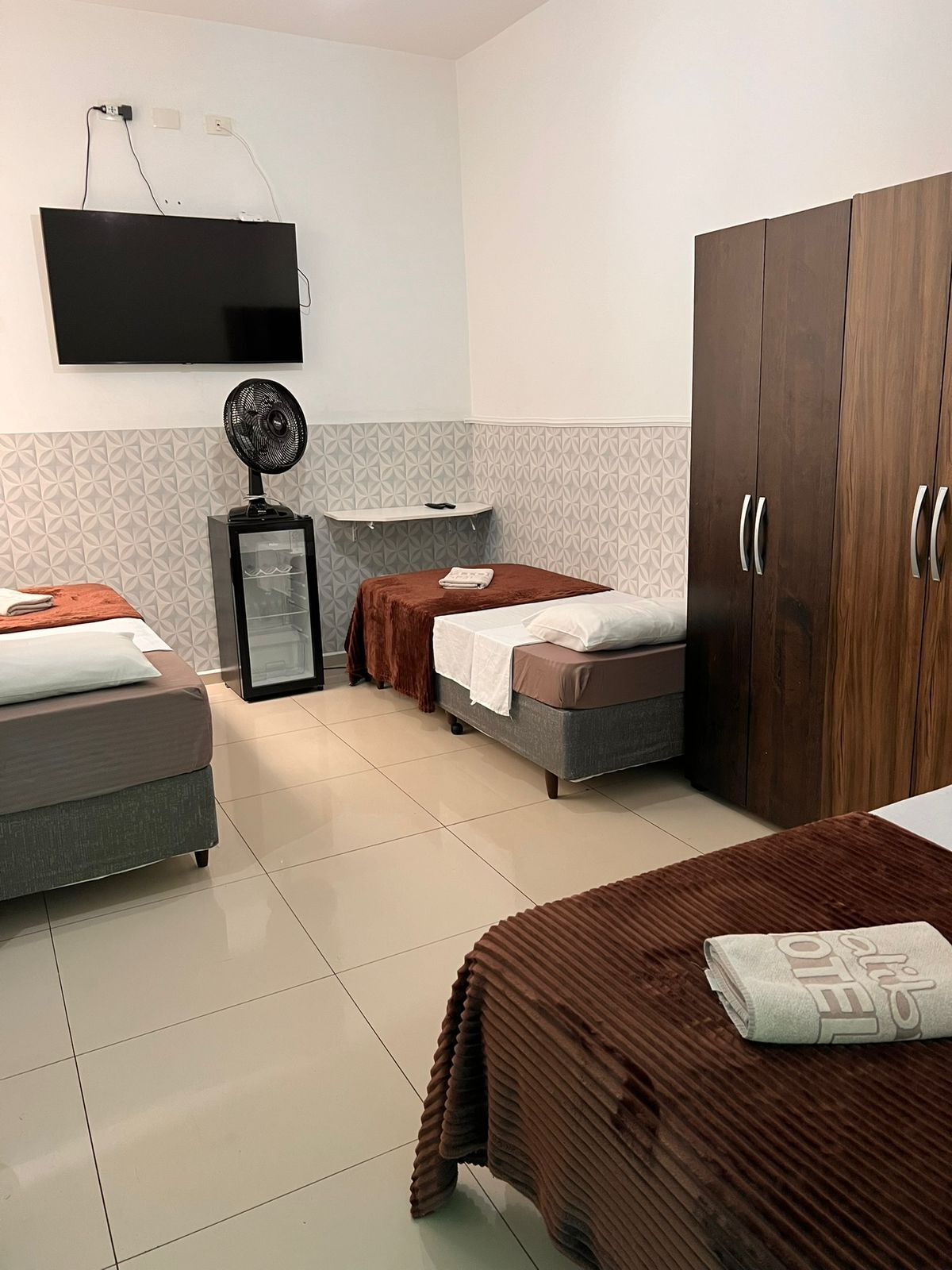 Classic Triple Room | Laptop workspace, free WiFi