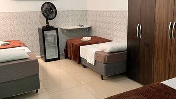 Classic Triple Room | Laptop workspace, free WiFi