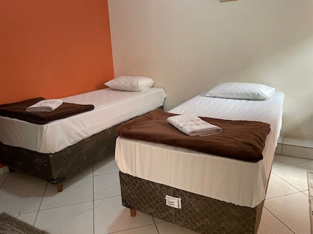 Classic Triple Room | Laptop workspace, free WiFi