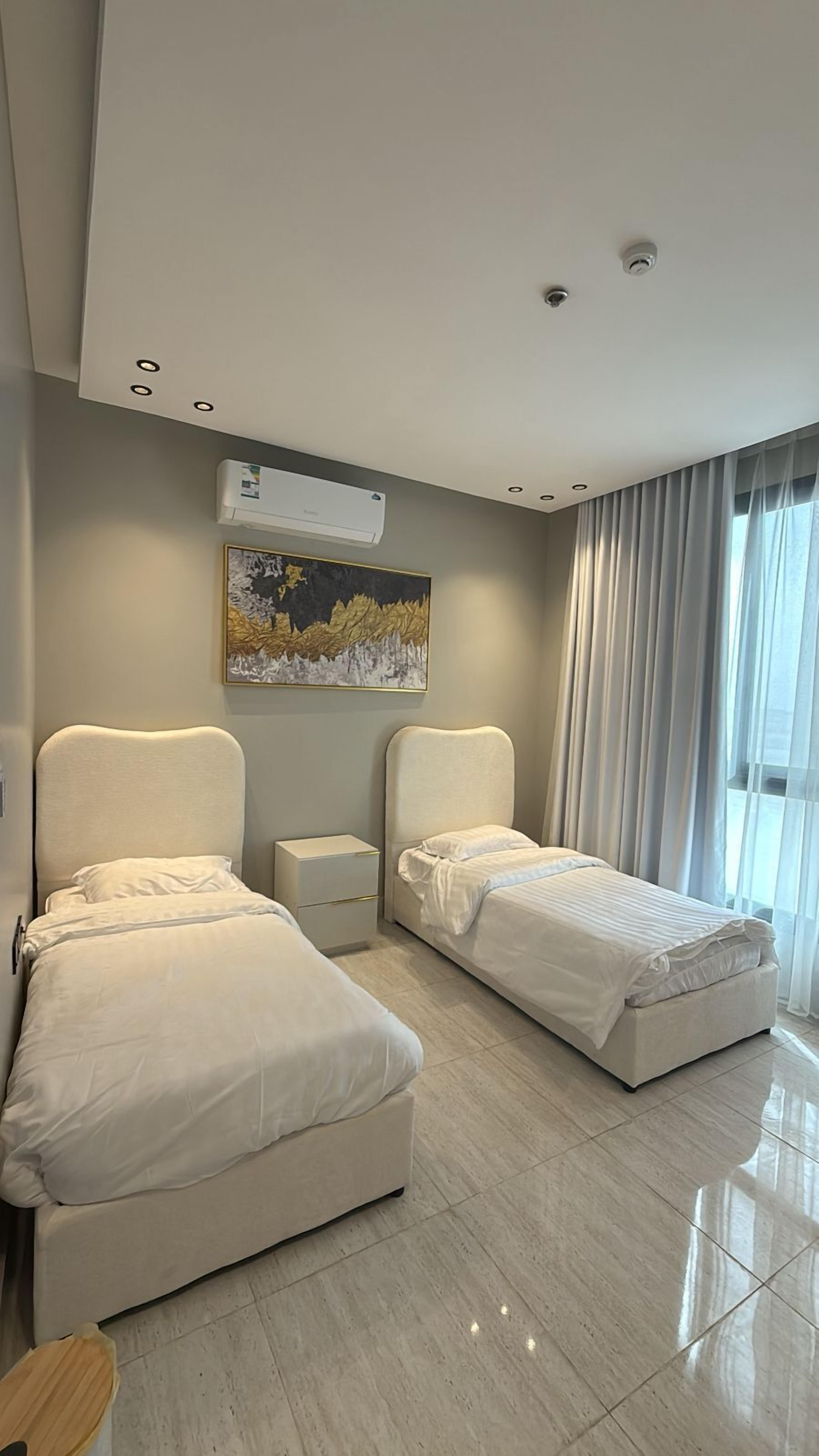 Suite 45, Beach View | Free WiFi
