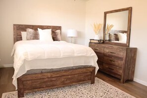 3 間睡房、熨斗/熨衫板、上網、床單