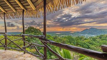 Apartment, Smoking | 4 bedrooms