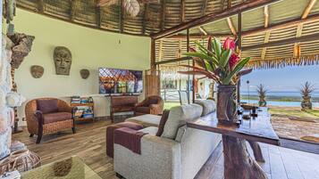 Apartment, Smoking | 4 bedrooms