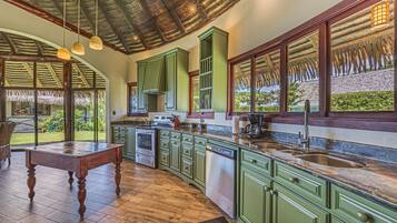 Apartment, Smoking | 4 bedrooms