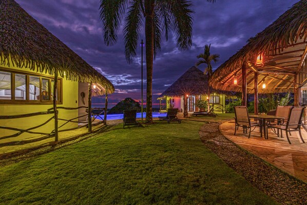 Apartment, Smoking | 4 bedrooms