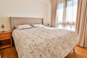 1 soverom, skrivebord, strykejern/-brett og wi-fi