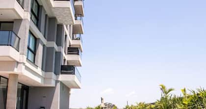 Elegance & Comfort Near Shopping del Sol