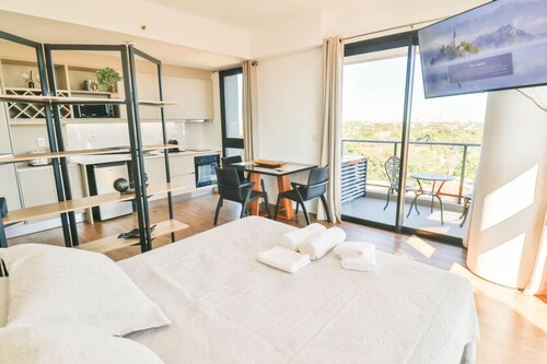 Just 100 Meters from Shopping del Sol!