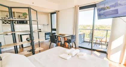 Just 100 Meters from Shopping del Sol!