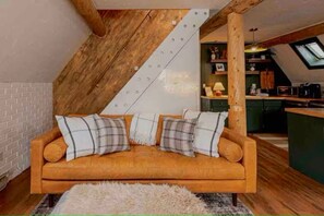 TV, fireplace - Rocky Mountain A-Frame! (Grand Lake)