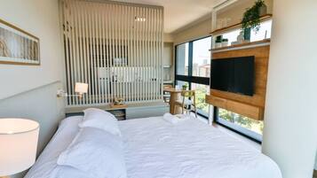 1 makuuhuone, työpöytä, silitysrauta/-lauta, Wi-Fi