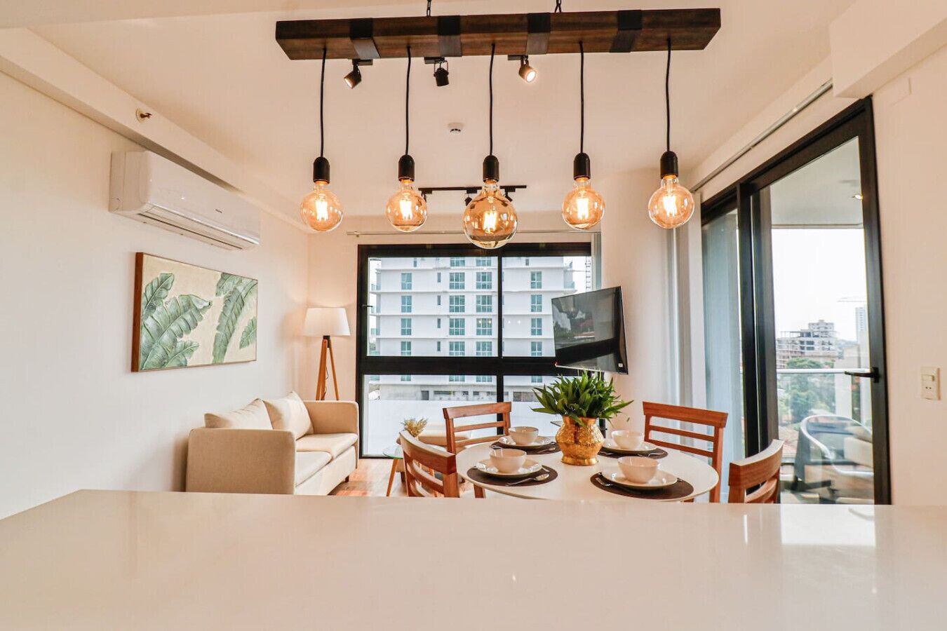 المنشأة من الداخل