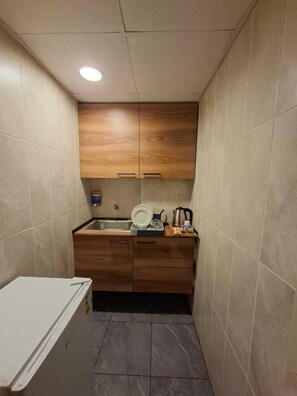 Studio, Sea View | Private kitchen