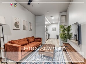 Interior - New Luxe 1 Bed Midtown Apt (Oklahoma City)