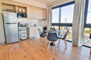 Fridge, microwave, oven, coffee/tea maker