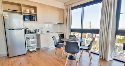 Just 100 meters from Shopping del Sol!