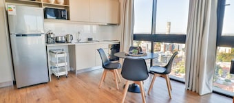 Just 100 meters from Shopping del Sol!