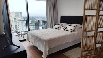 1 soverom, skrivebord, strykejern/-brett og wi-fi