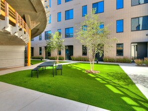 Terrace/patio - Midtown Luxe 1 Bed Apt (Oklahoma City)