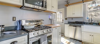 Trail Access On-Site! Scenic Rock Springs Getaway